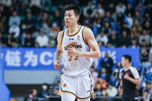 天博网页版-有希望？媒体人曾强调：广东想用徐昕交易得到张镇麟