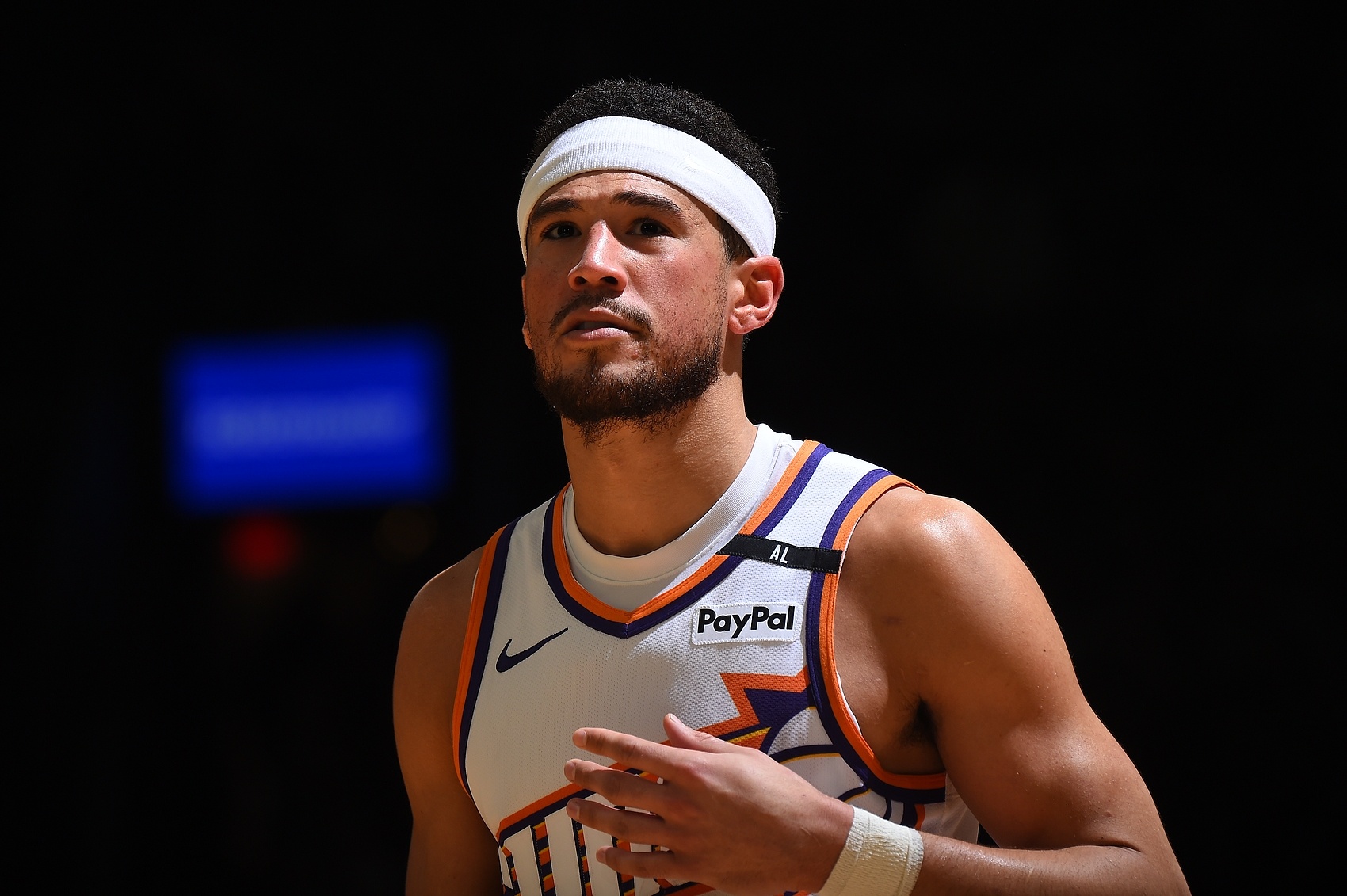 天博体育-队史第一!太阳官方晒布克生涯进球特效视频 70分生涯夜&多次绝杀