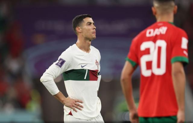 天博下载-葡萄牙输了 C罗哭了 37岁的他无力拯救葡萄牙！