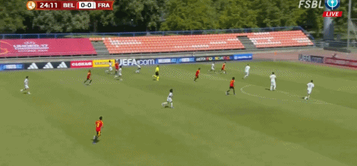天博体育-半场：U17比利时1-0法国U17，德里森助攻贾登-塞克破门